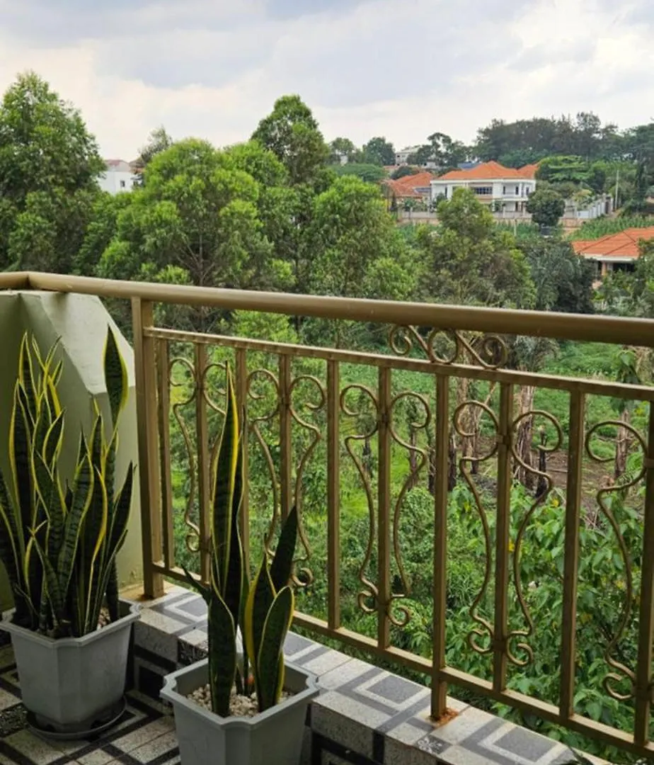 Charming Forest View Apartment! Kampala Appartamento